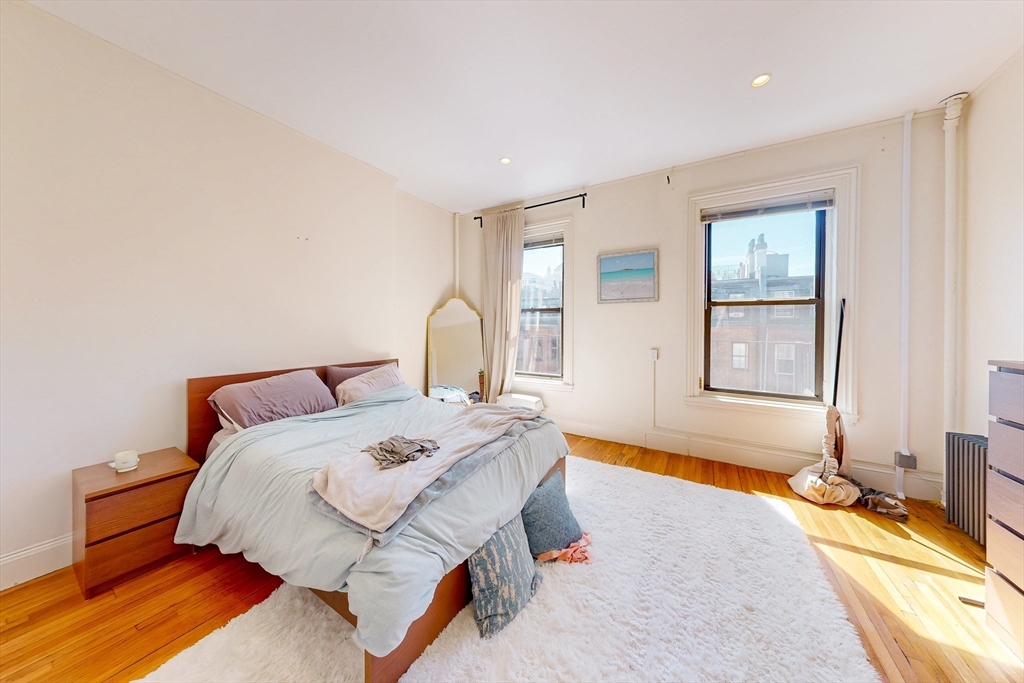 231 Beacon St, Back Bay