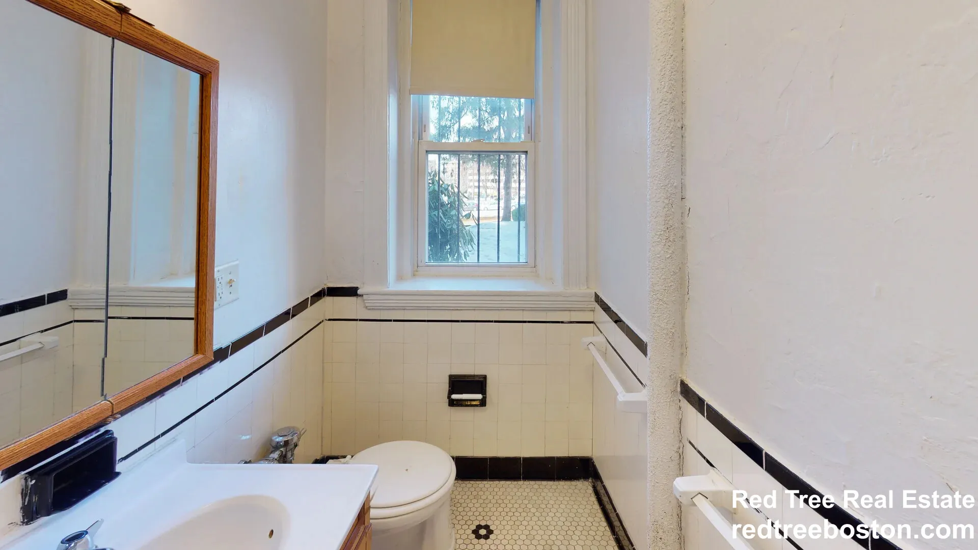 1810 Commonwealth Ave, Brighton