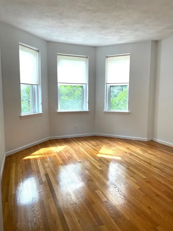 1409 Commonwealth Ave, Brighton