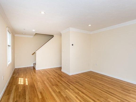 1005 Trapelo Rd, North Waltham