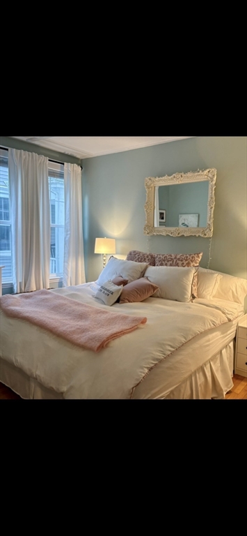 21 Thorndike, Beverly