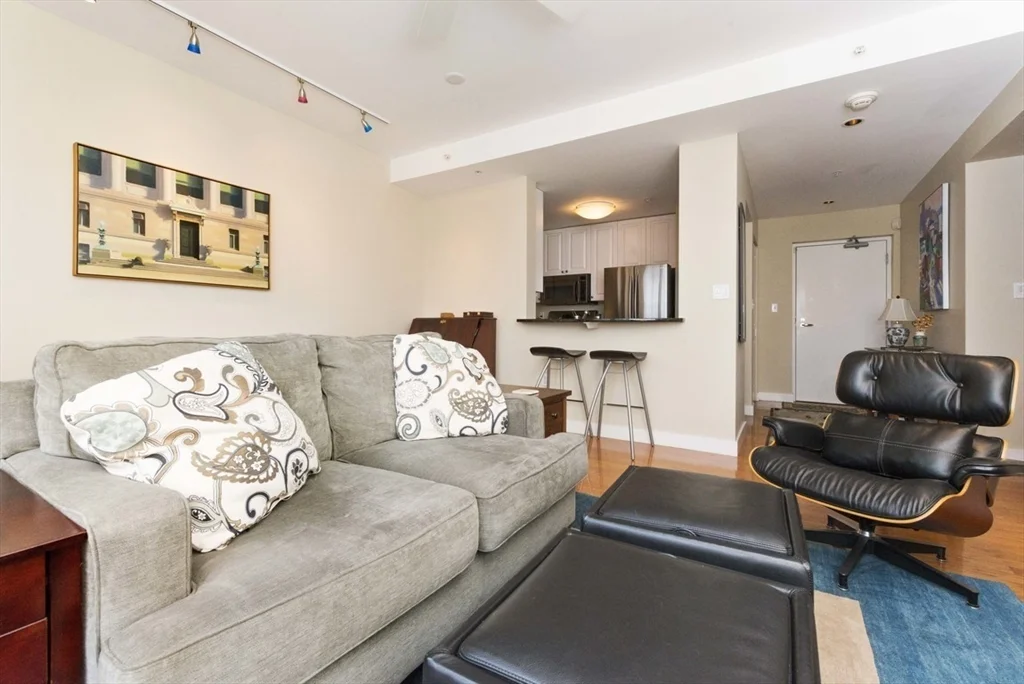 535 Harrison Ave, South End