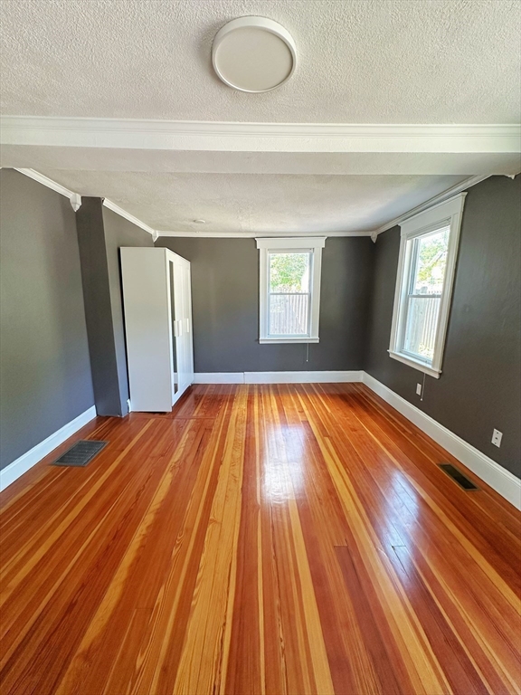 14 French Ave, Wayland