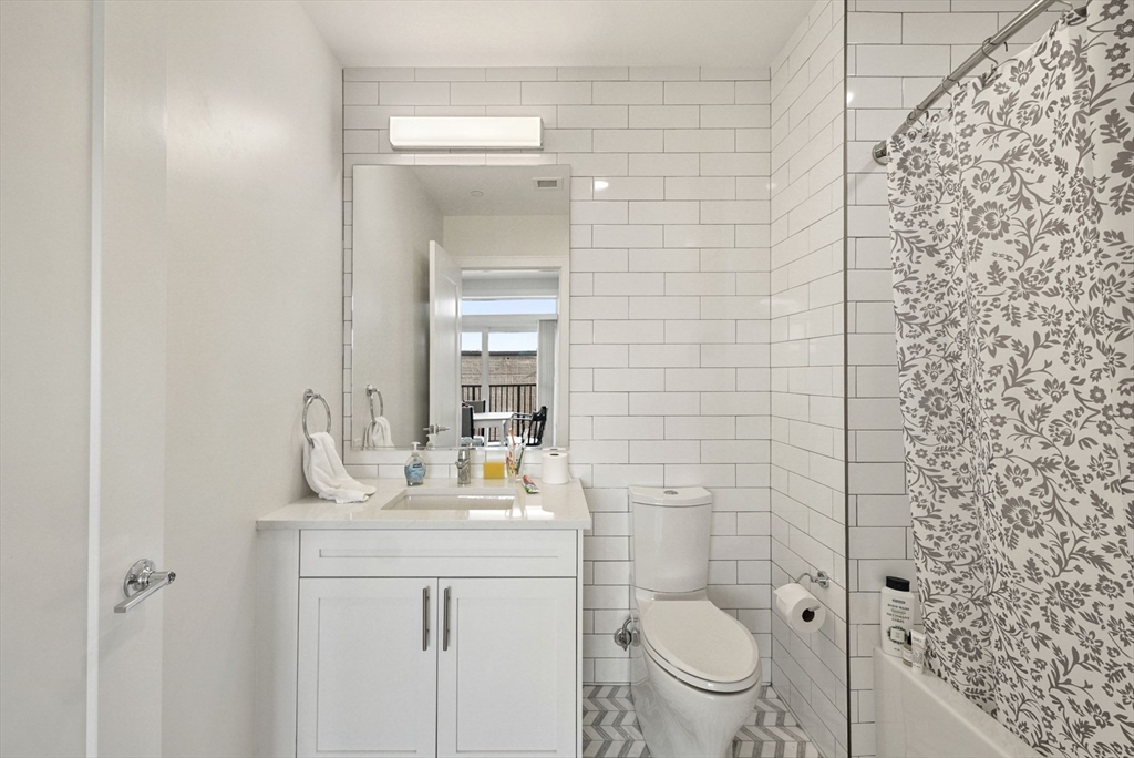 301 Border St, Central Square