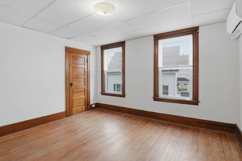 34 King Philip Rd, Worcester