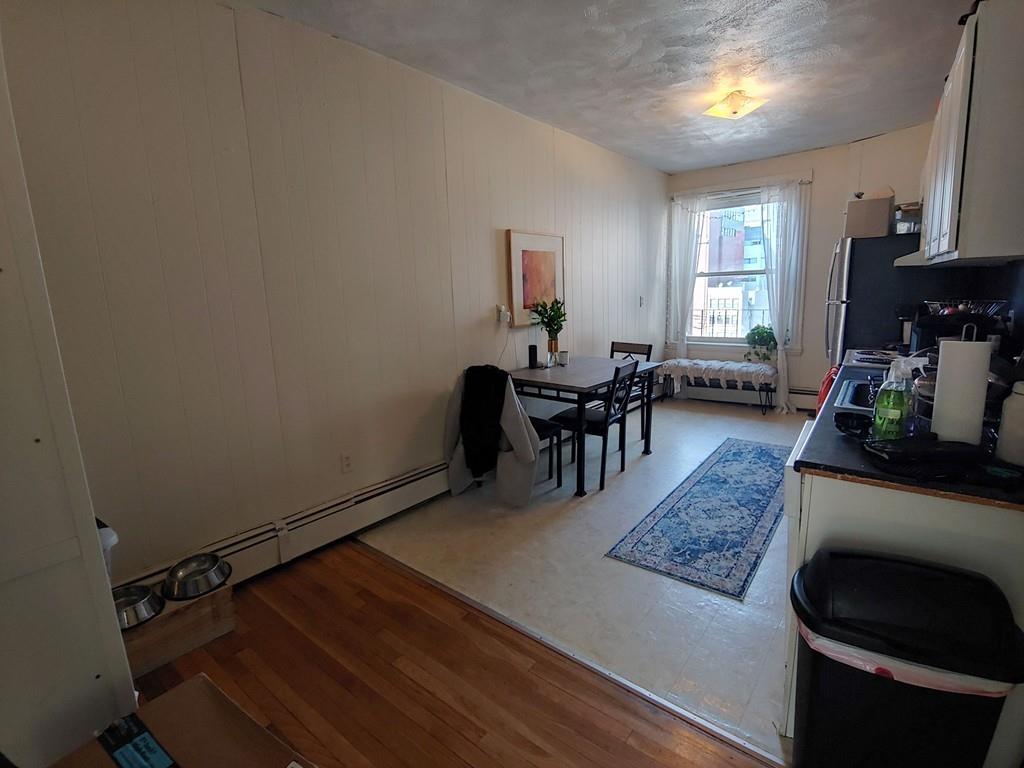 3 bed, 1 bath apartment for rent at 71 Phillips St Unit 4, Beacon Hill — photo 5 of 9