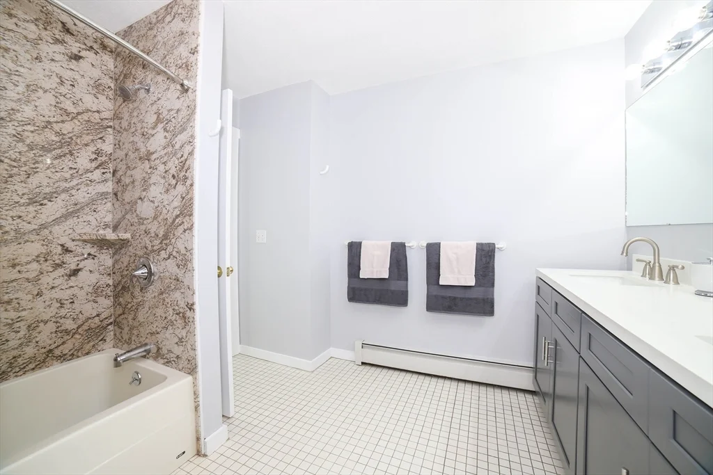 64 Camelot Dr, Tatnuck