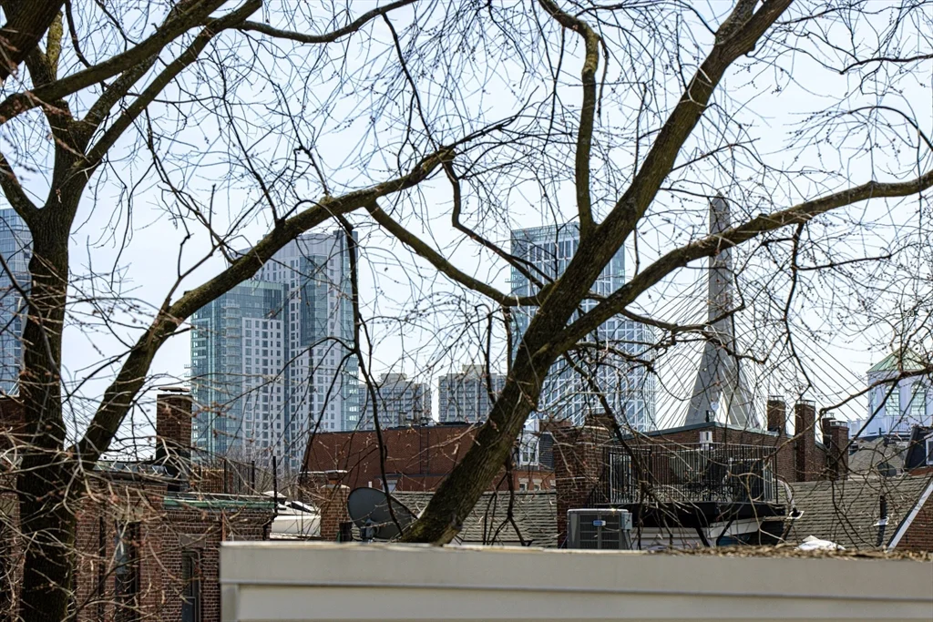 31 Pleasant St, Charlestown