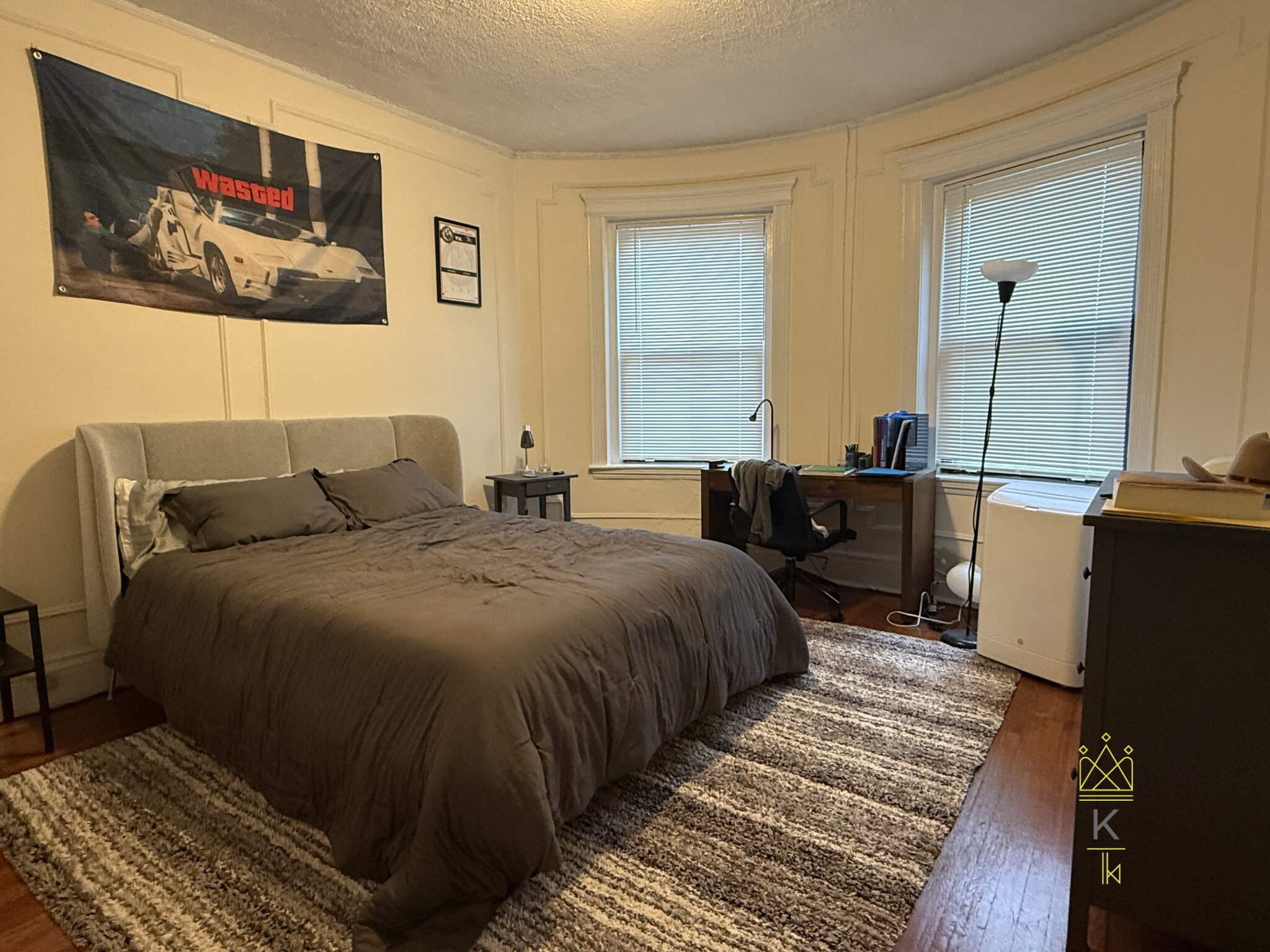 1957 Commonwealth Ave, Brighton