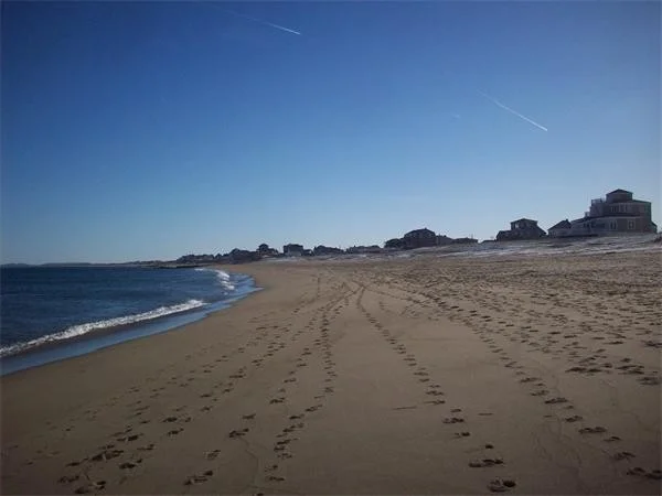 4 Roy Ave, Plum Island