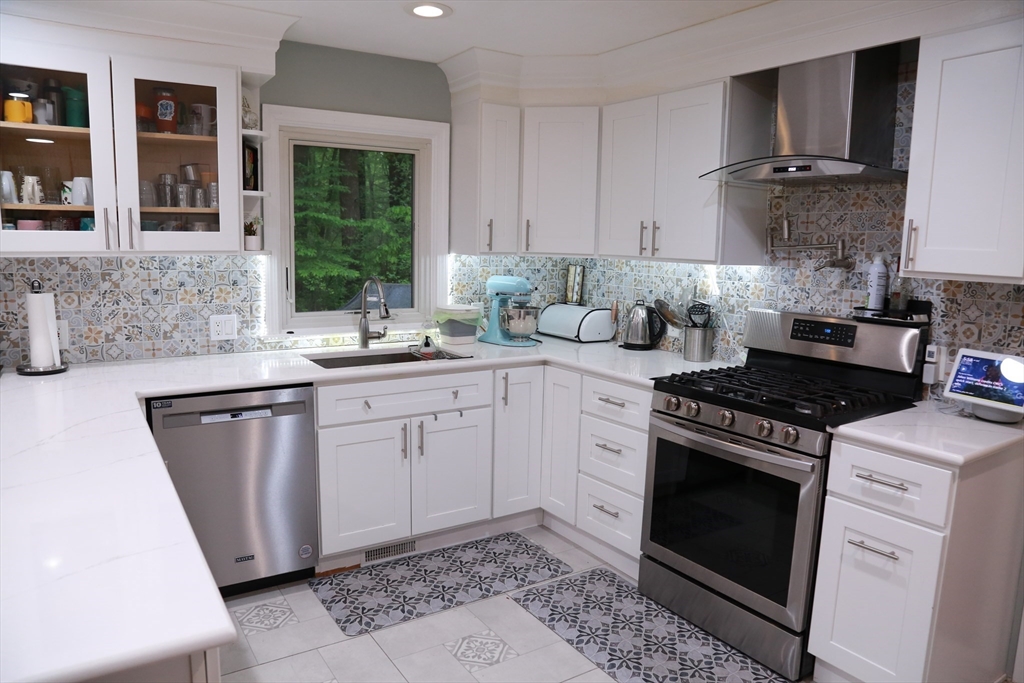 45 Winterberry Way, Bedford