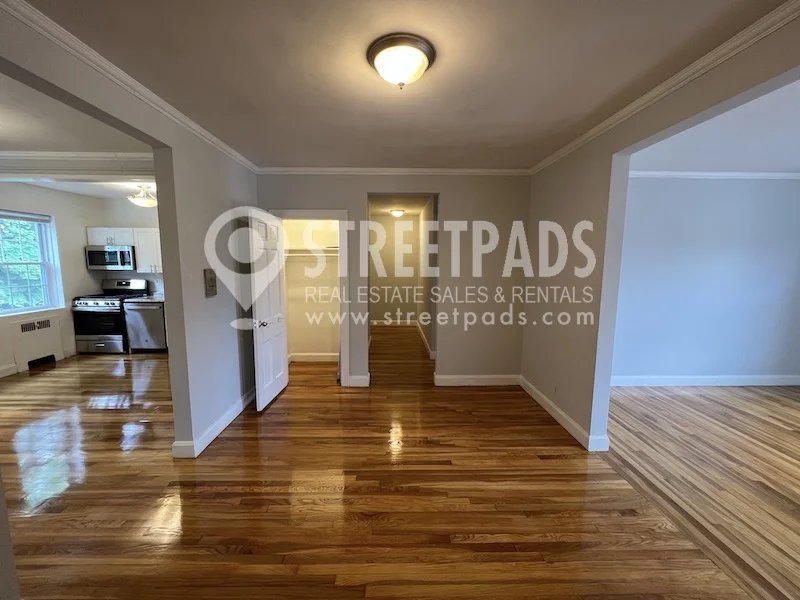 1153 Beacon St, Longwood