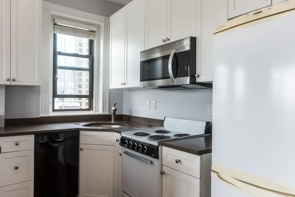 137 Peterborough St, Fenway
