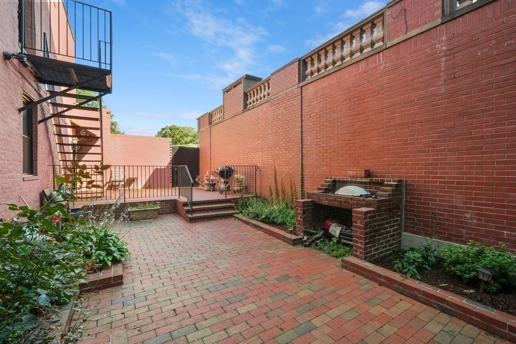 230 Beacon St, Back Bay