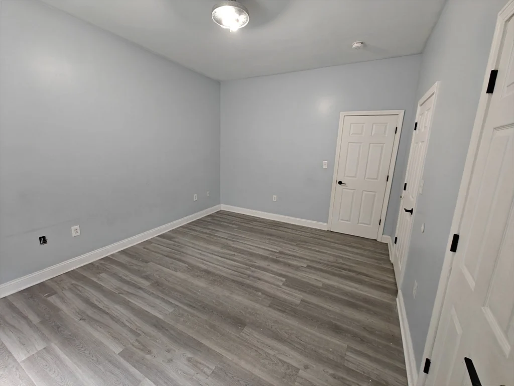102 Mount Pleasant Ave, Roxbury