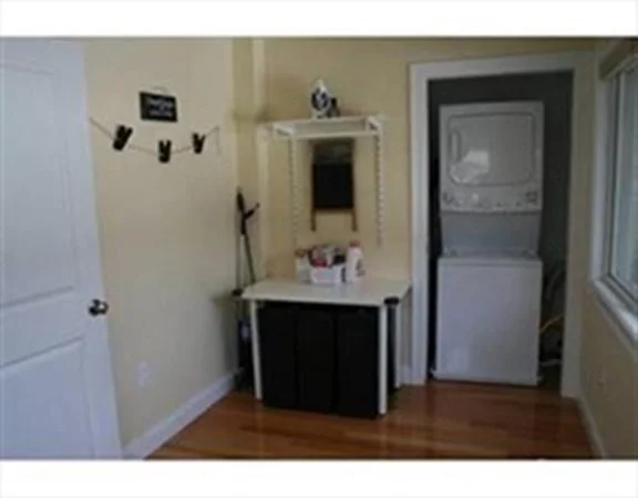 11 Oak St, Watertown