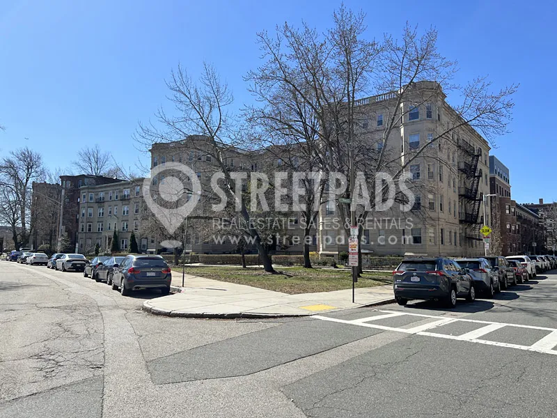 27 Park Dr, Fenway