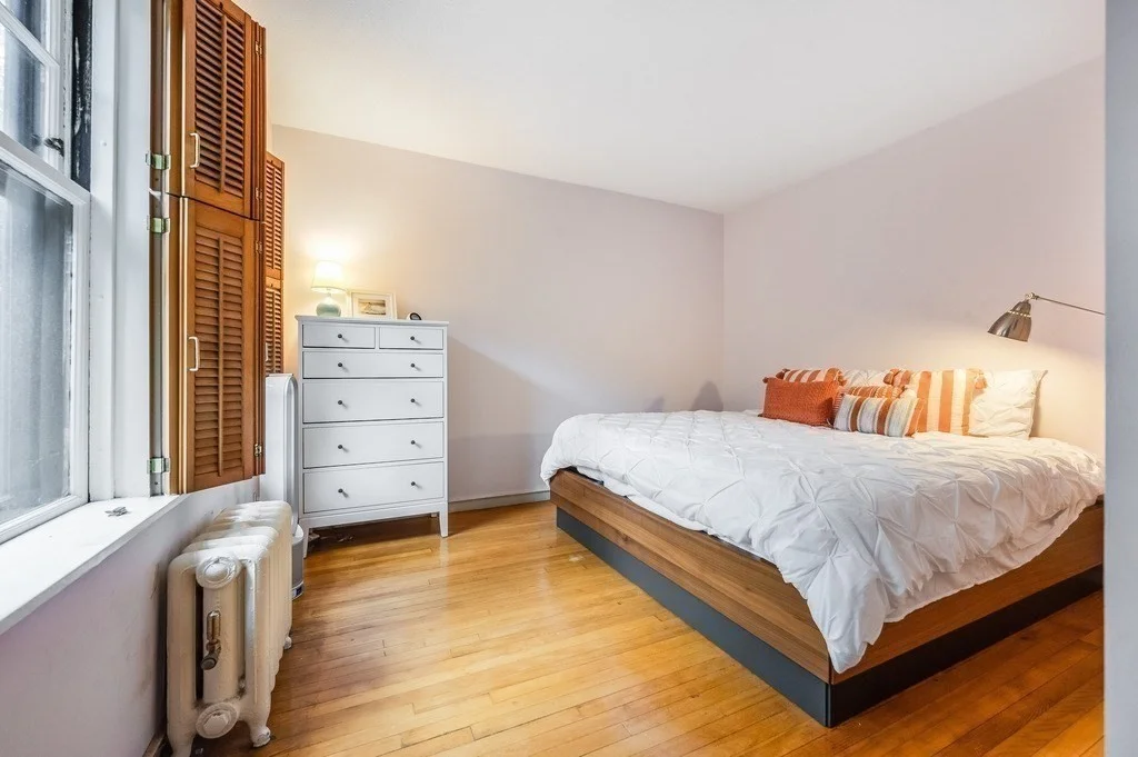 993 Memorial Dr, Harvard Square