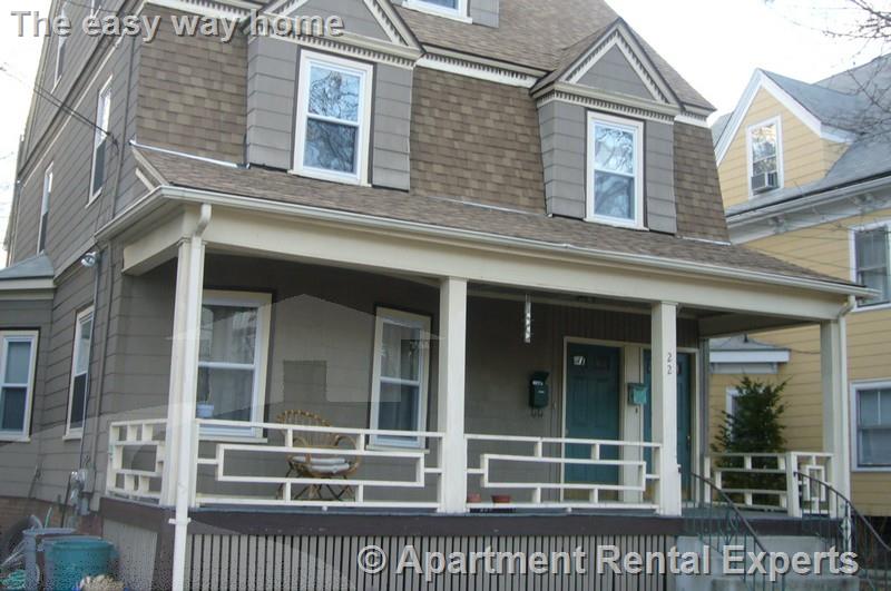 22 Highland Rd, Davis Square