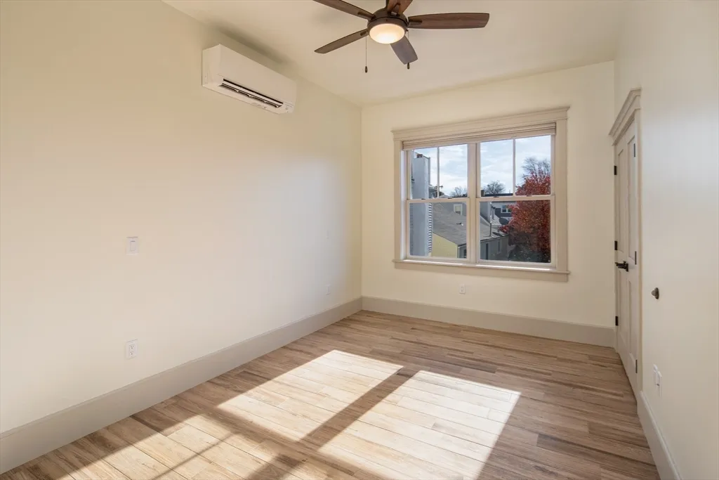 6 Market, Newburyport