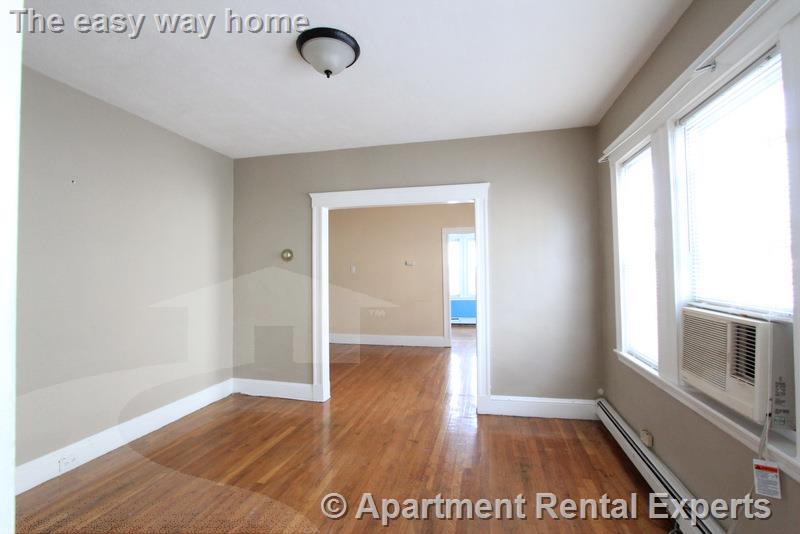 23-25 Bonner Ave, Tufts