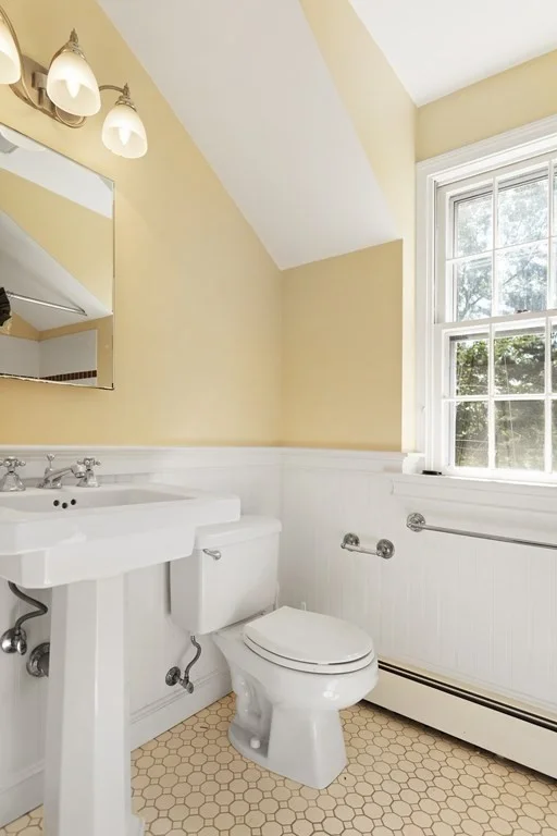 303 Upland Ave, Newton Highlands