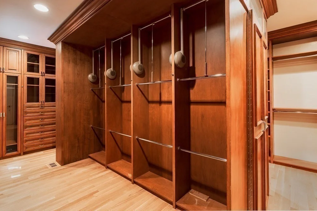 132 Yarmouth Rd, Chestnut Hill