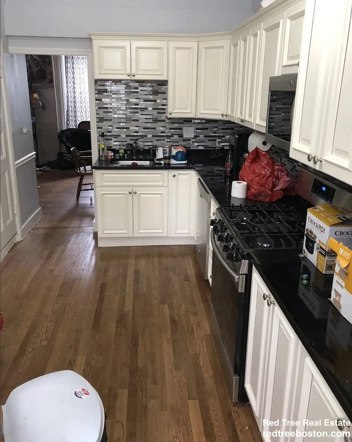 686 Parker St, Mission Hill