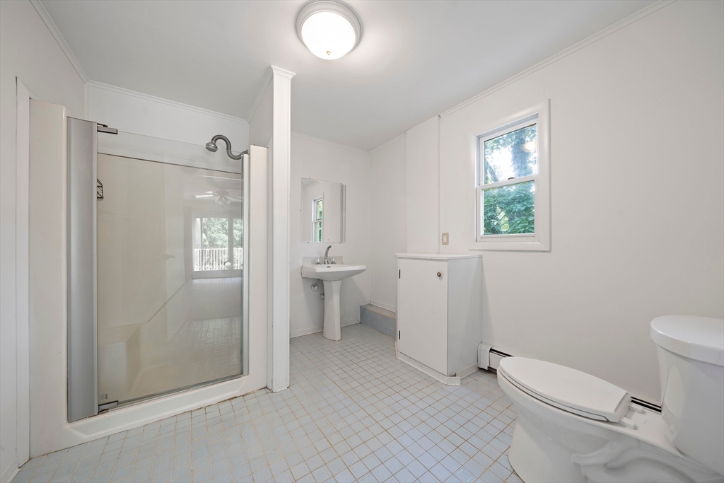 585 Washington St, Franklin