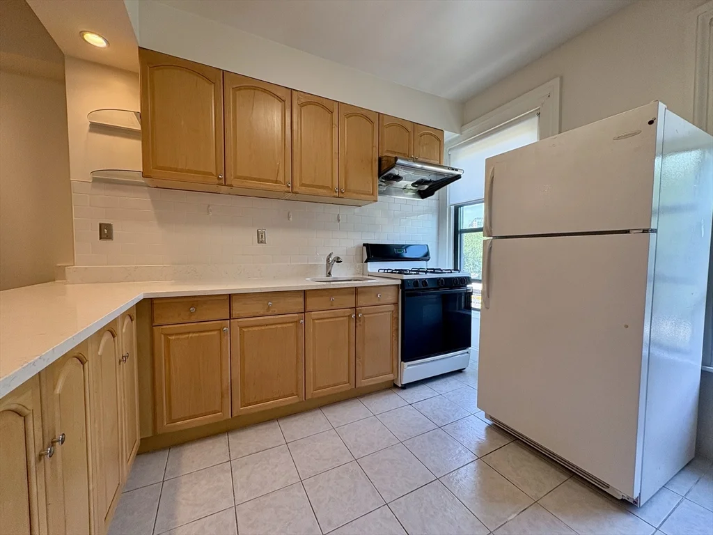 49 Dwight St, South End