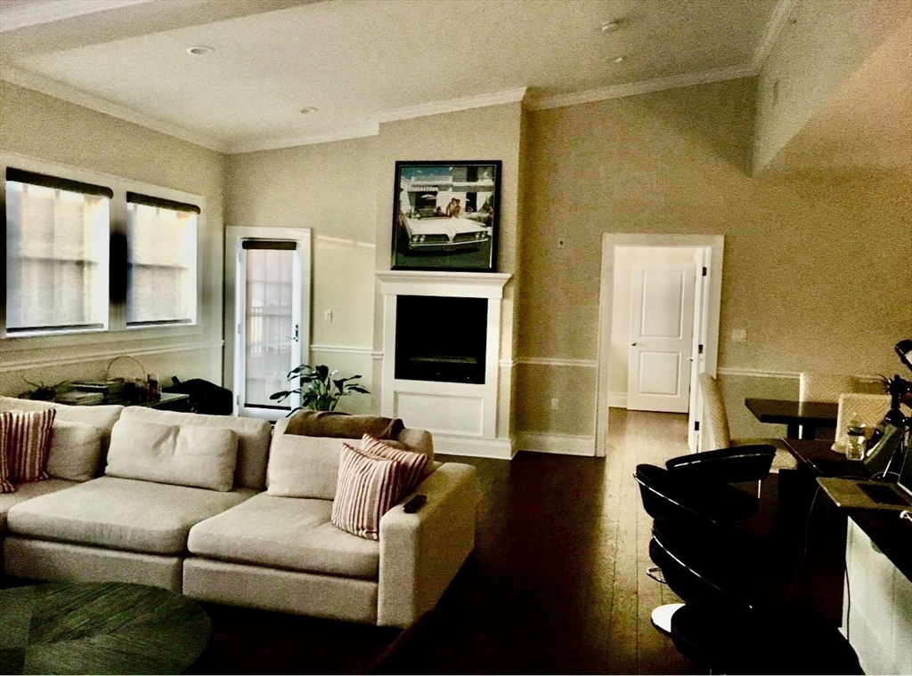 616 E 4th St, South Boston