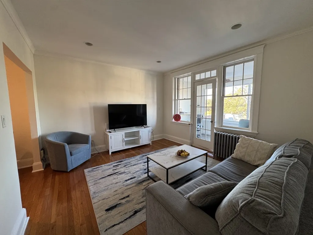 2035 Commonwealth Ave, Brighton