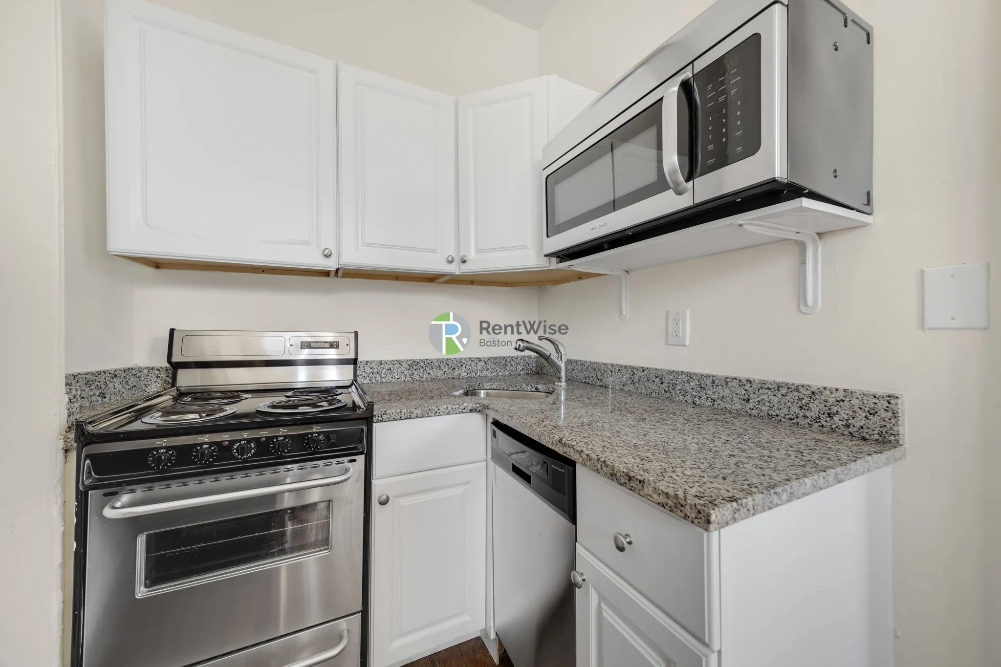 92 Charles St, Beacon Hill