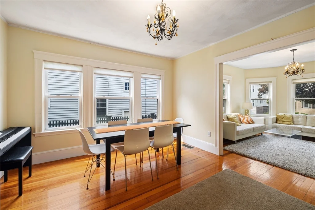 29 Worcester St, Belmont