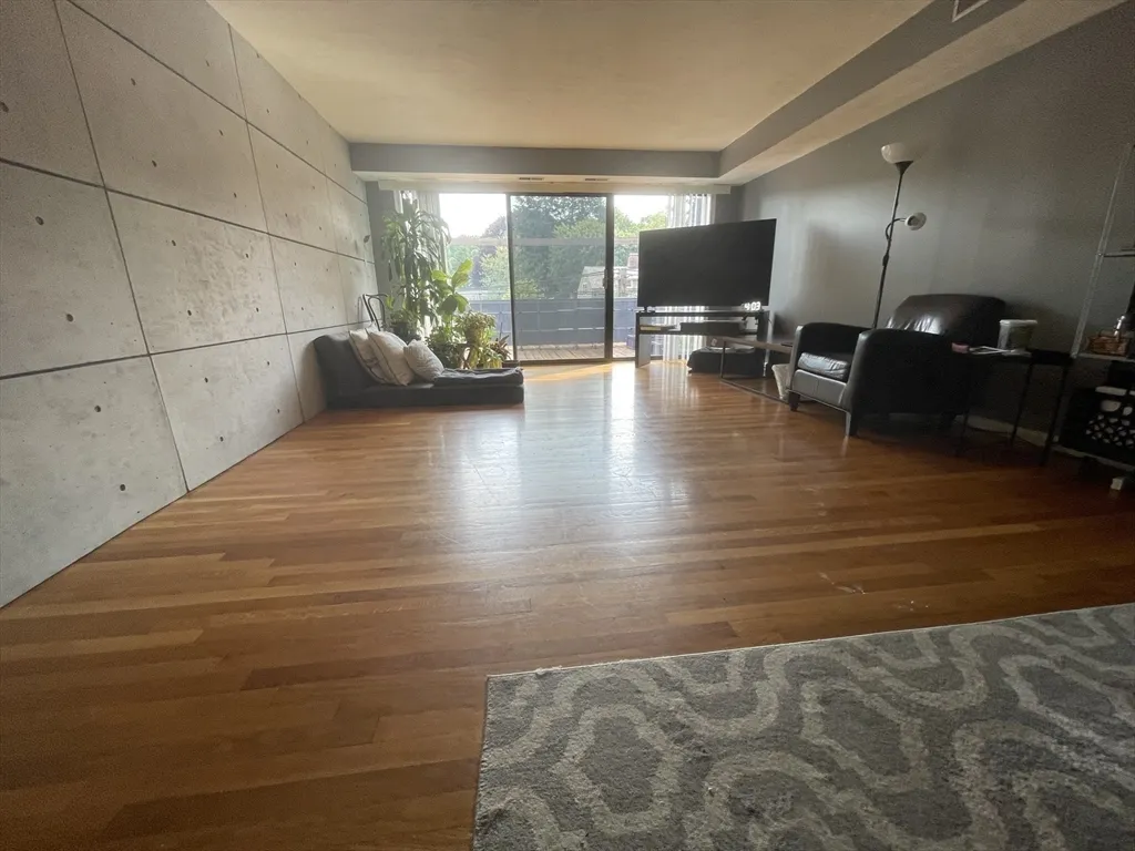 120 Beaconsfield Rd, Brookline