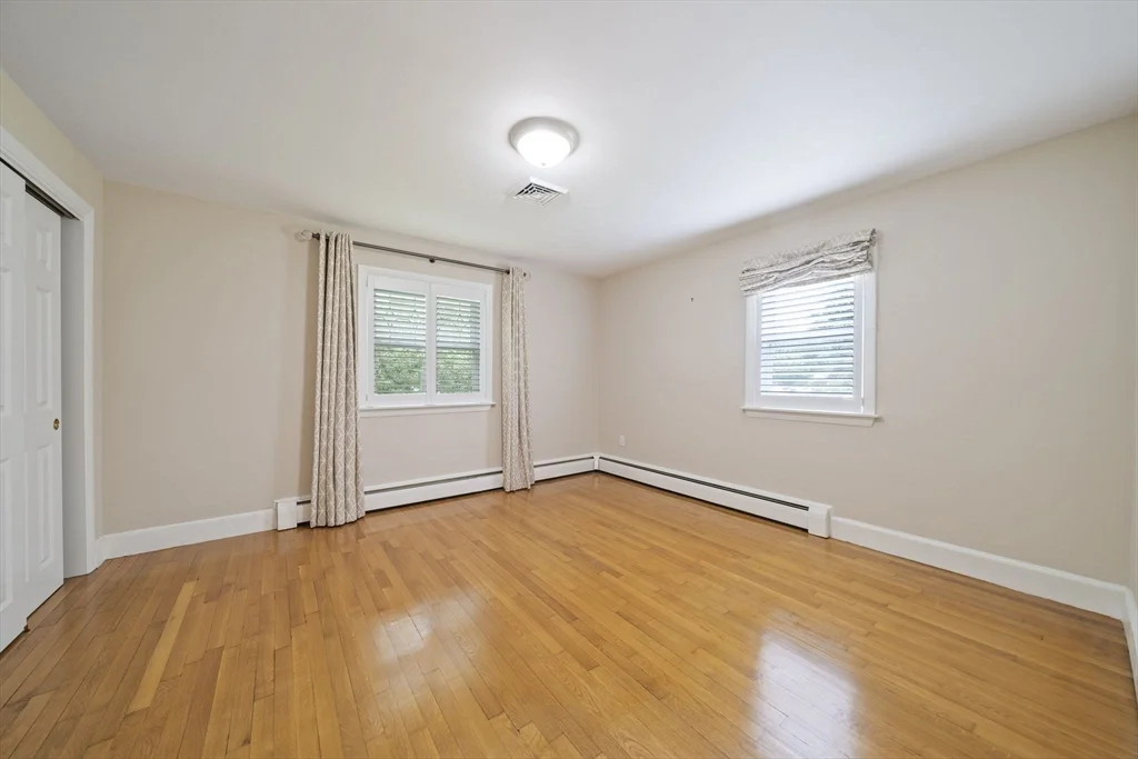 114 Main St, Norwell