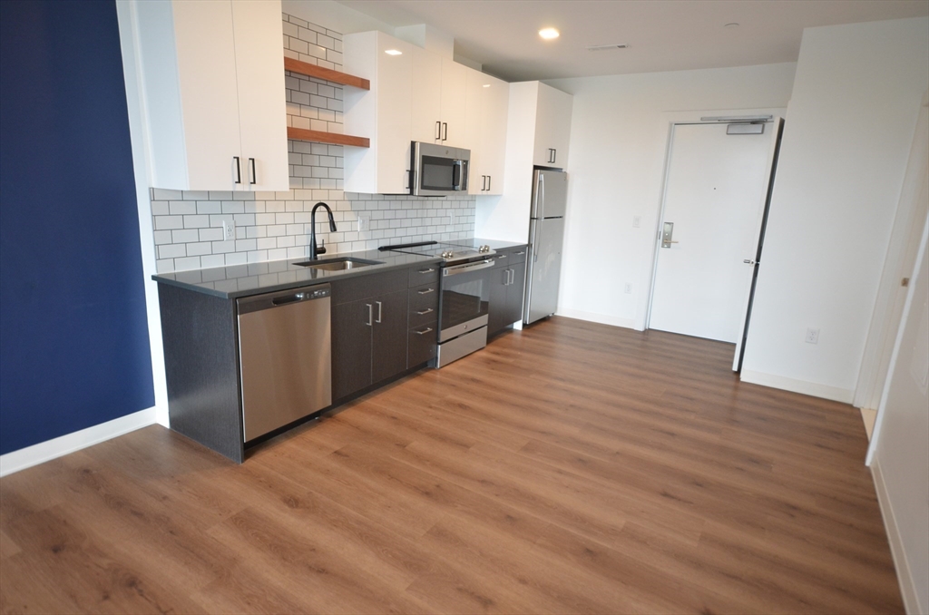 89 Brighton Ave, Allston