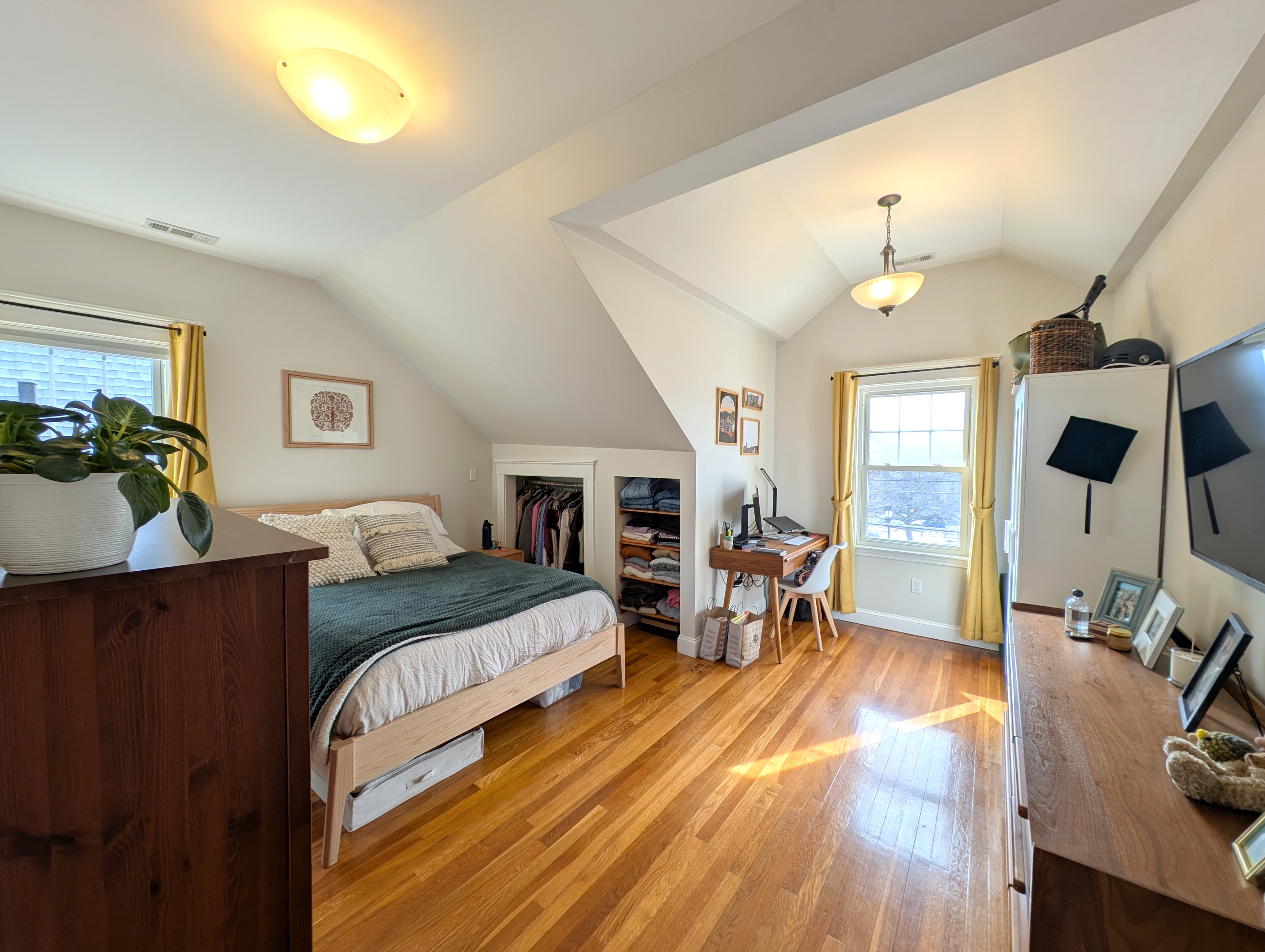 472 Main St, Medford