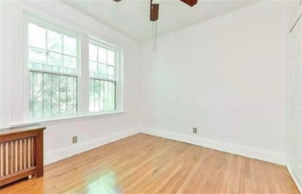 39 Mount Hood Rd, Brighton