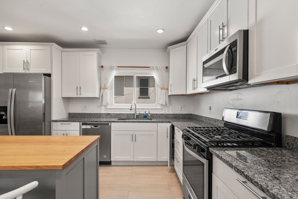 62 Park Ave, Winthrop