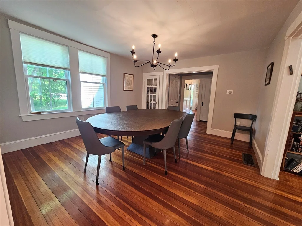 144 East St, Sharon