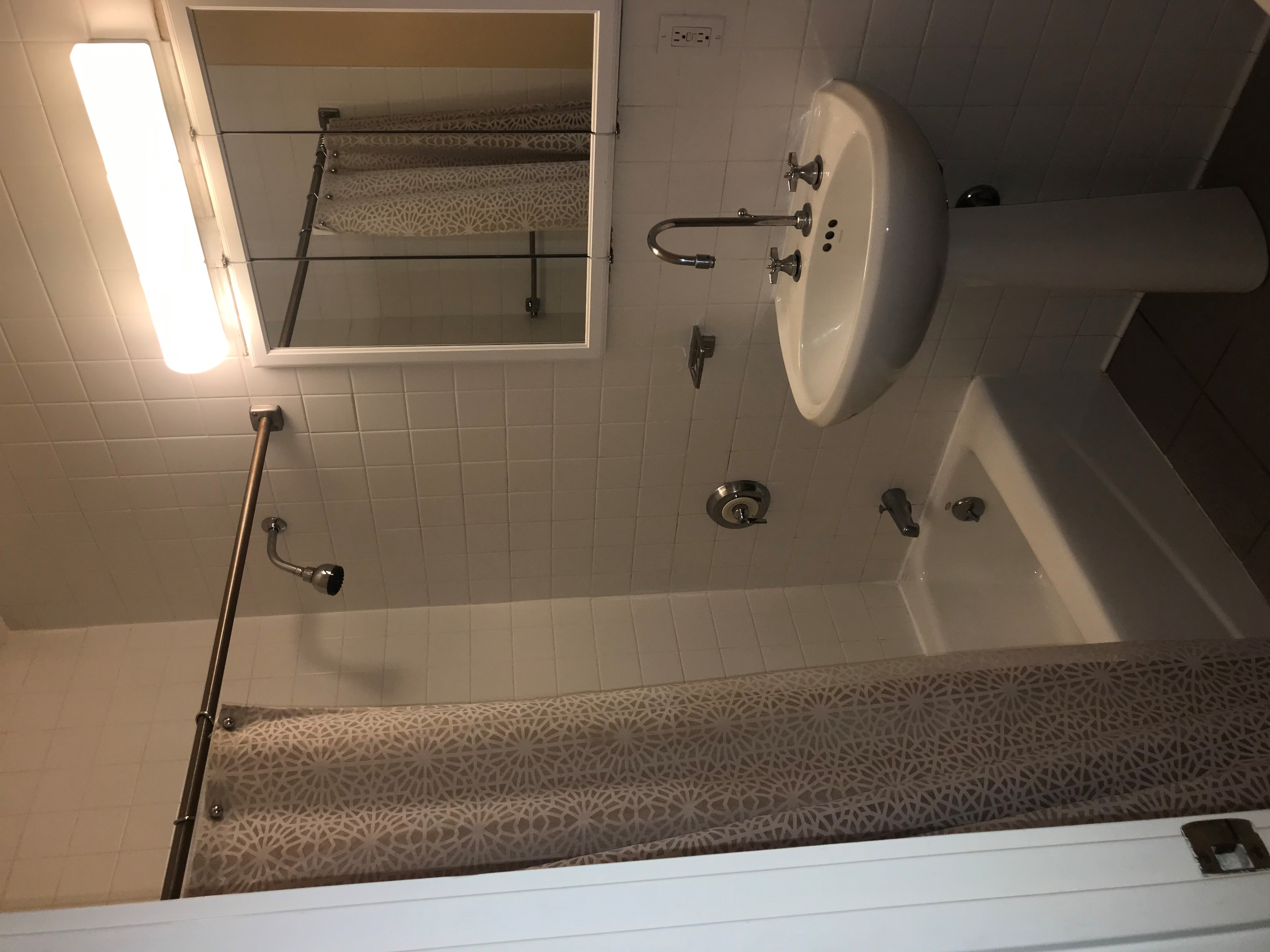 2 bed, 1 bath apartment for rent at 24 Garden St Unit 1, Harvard Square — photo 8 of 8
