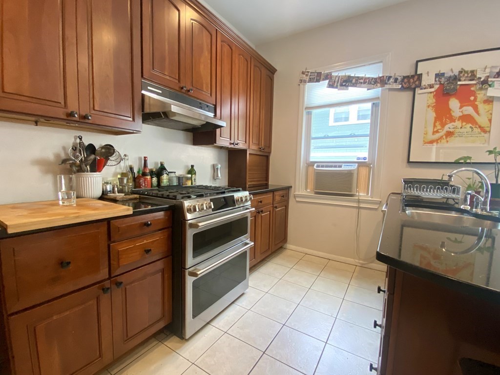 3 bed, 1 bath apartment for rent at 24 Hall Ave Unit 1, Powder House Square — photo 5 of 25