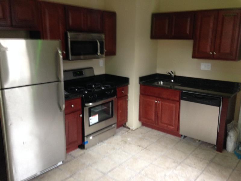 6 bed, 2 bath apartment for rent at 24 Highgate St Unit 0, Allston — photo 2 of 3