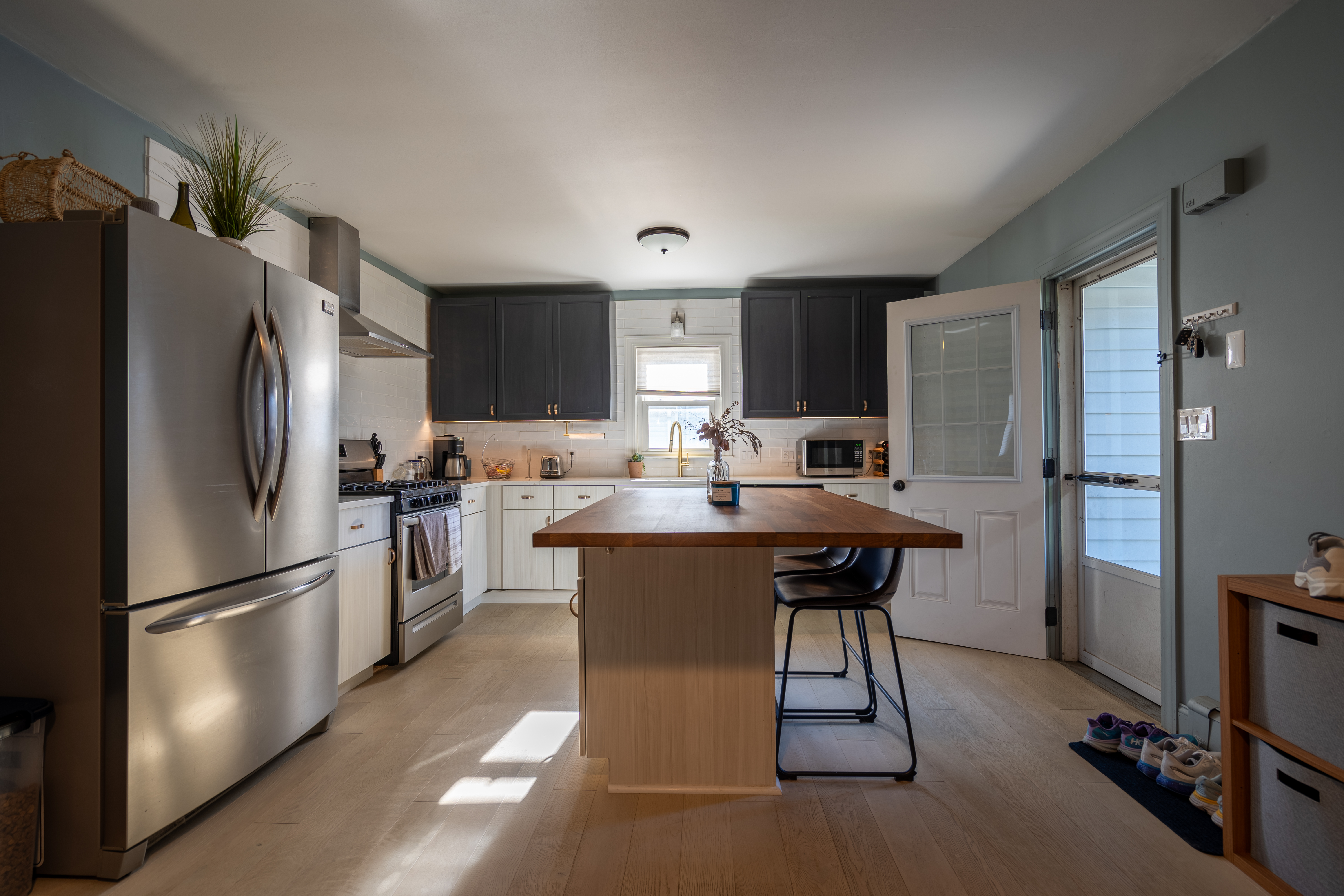 2 bed, 1 bath apartment for rent at 24 Monroe St Unit 1, Norwood — photo 2 of 21