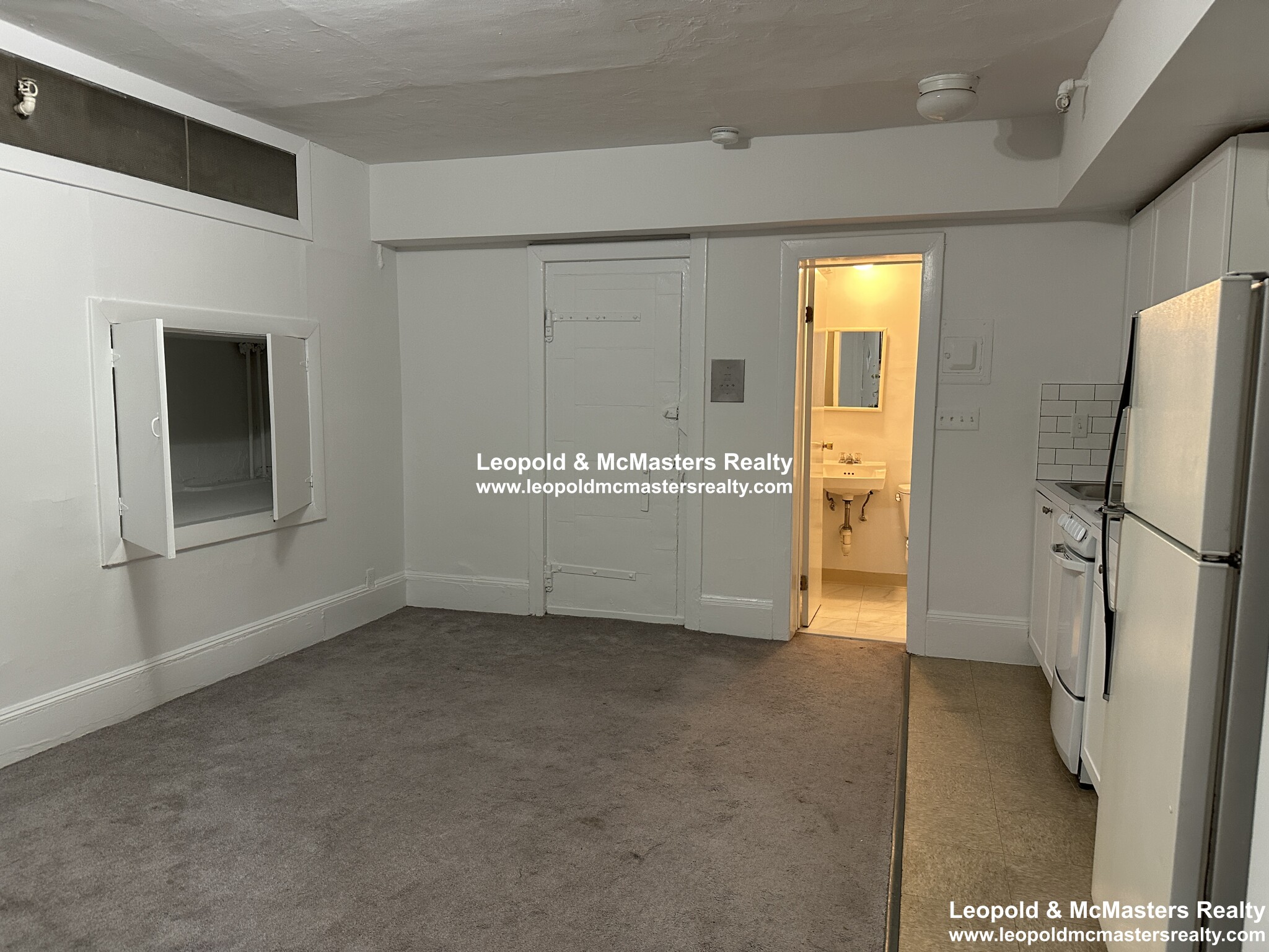 Studio bed, 1 bath apartment for rent at 24 Mount Vernon St Unit B1, Beacon Hill — photo 1 of 6