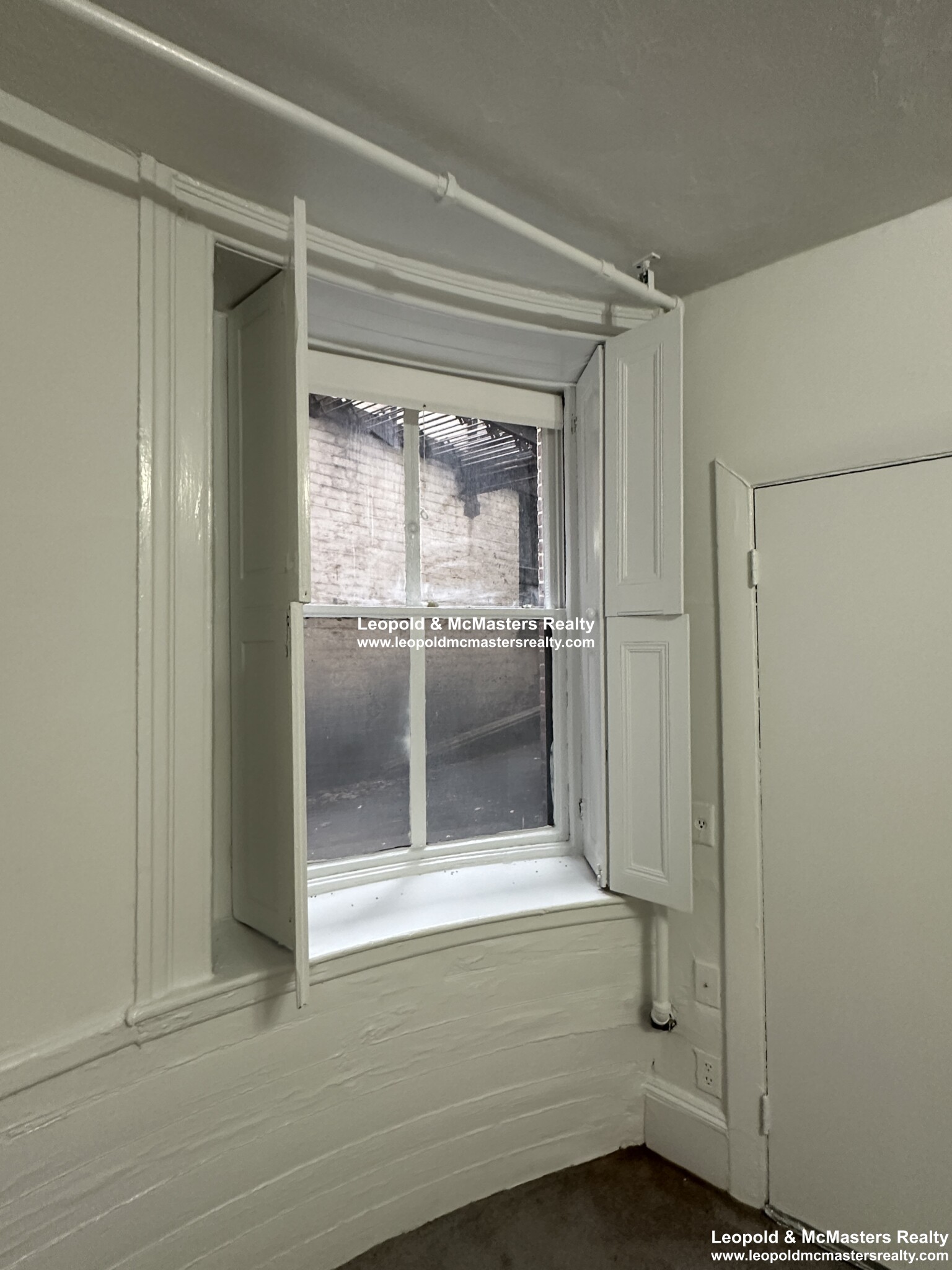 Studio bed, 1 bath apartment for rent at 24 Mount Vernon St Unit B1, Beacon Hill — photo 5 of 6