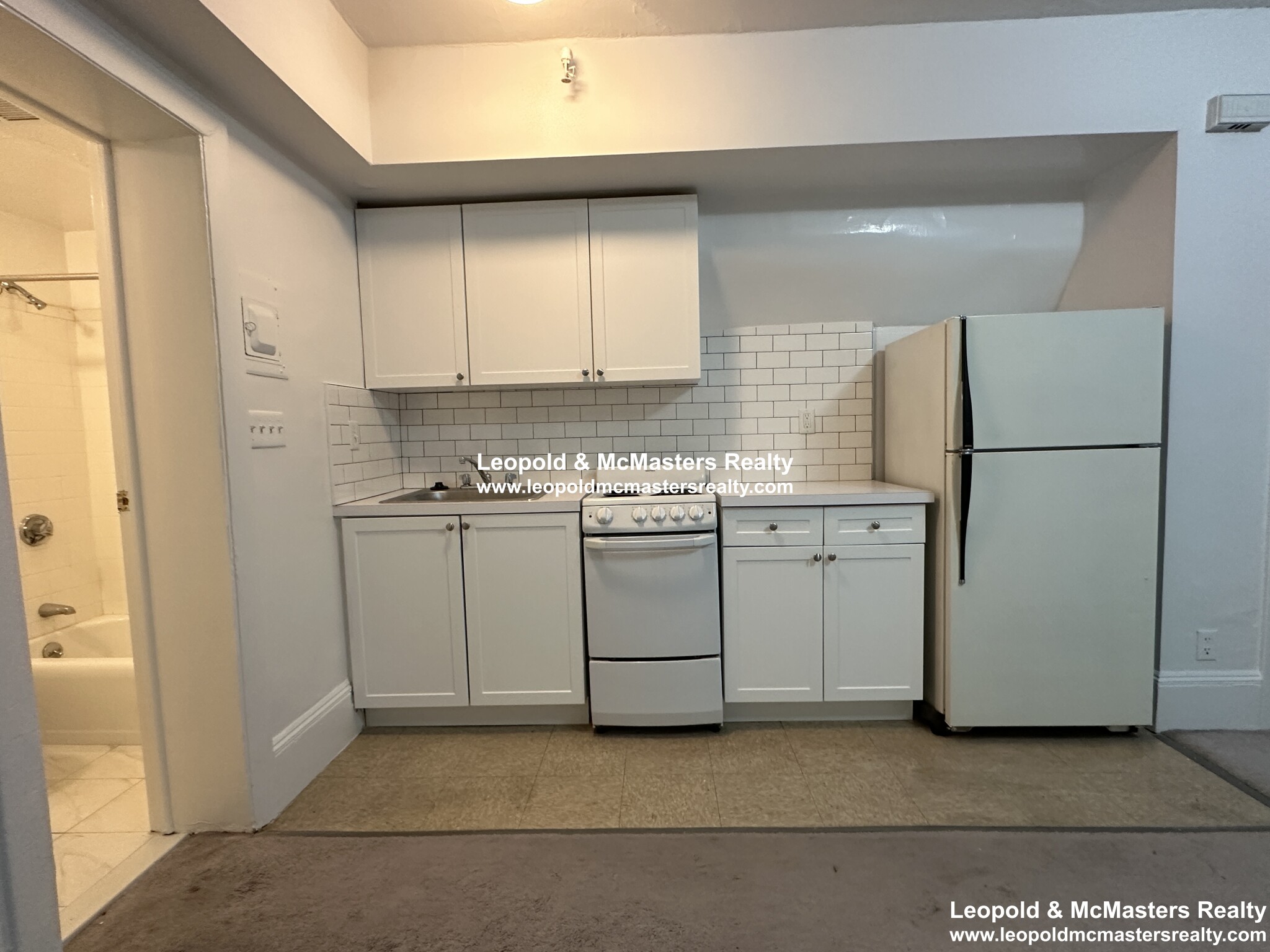 Studio bed, 1 bath apartment for rent at 24 Mount Vernon St Unit B1, Beacon Hill — photo 6 of 6