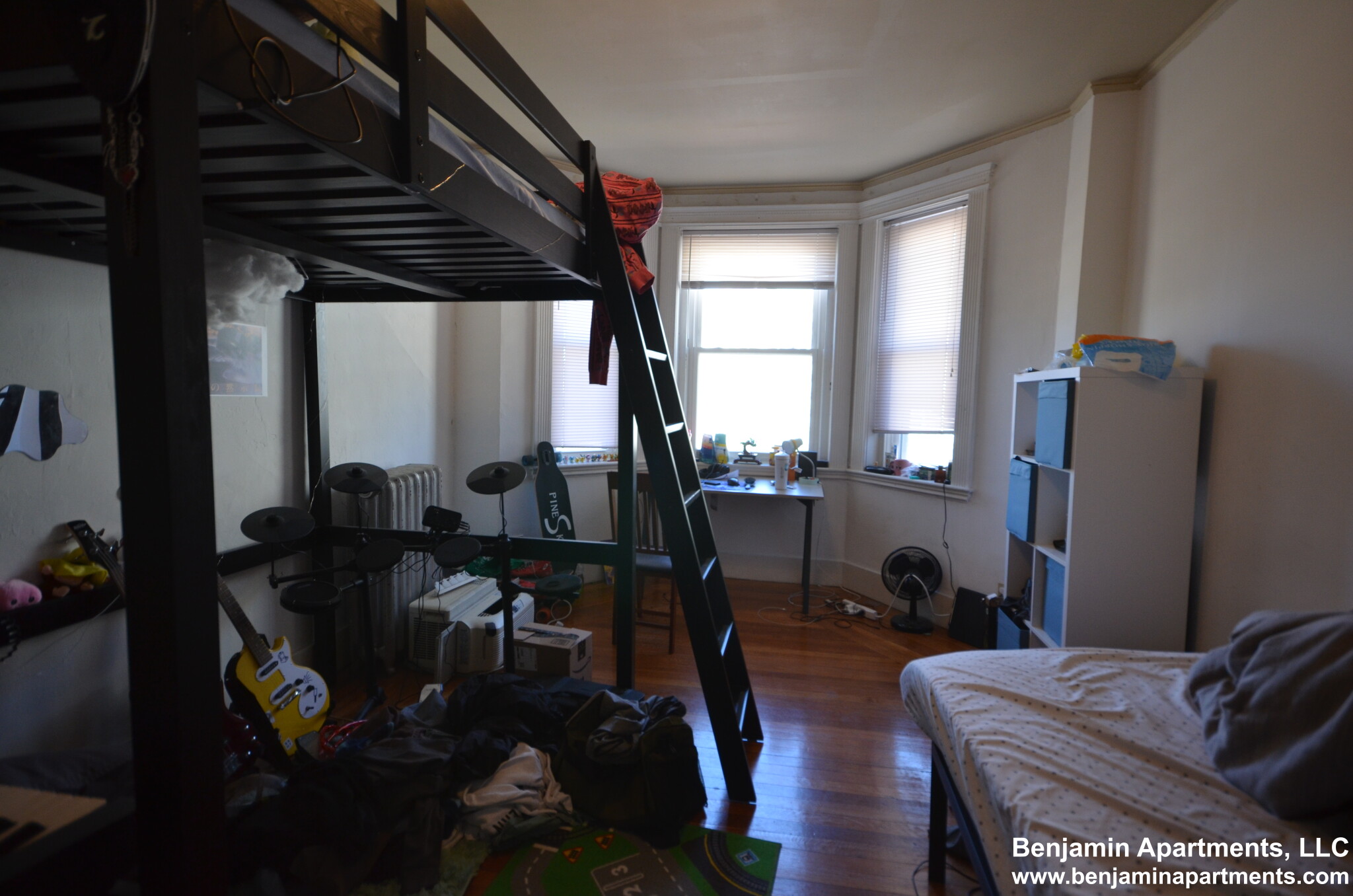 4 bed, 1 bath apartment for rent at 24 Westland Ave Unit 1O, Fenway — photo 3 of 18