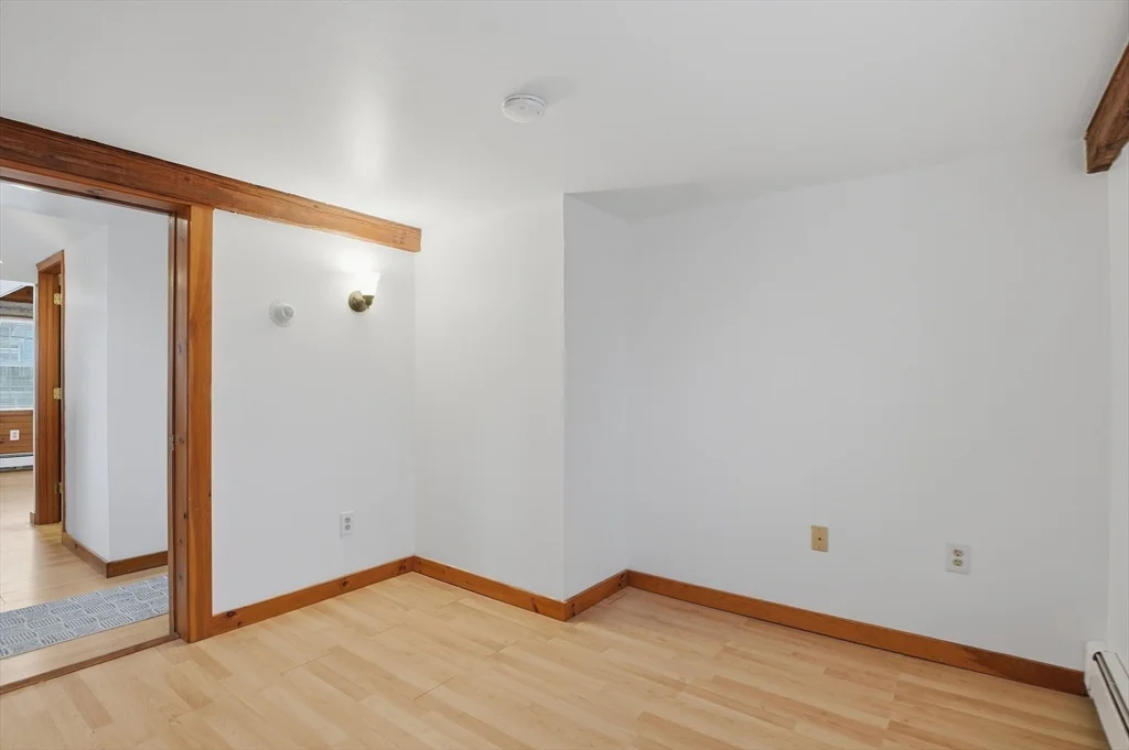 92 Main St, Hopkinton